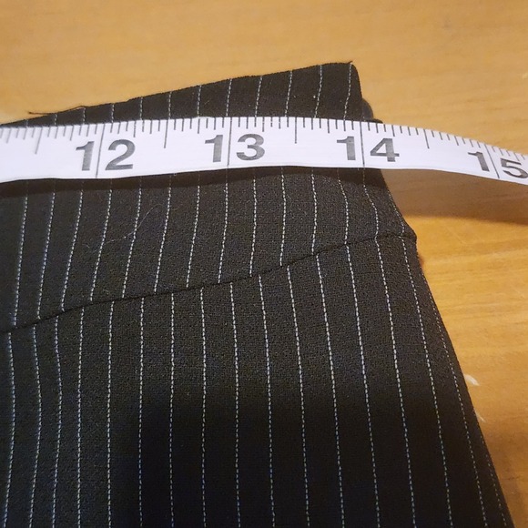 Tahari ASL 2pc Jacket + Skirt Suit Womens 4 Black Pinstripe Pleated Career Exec - Picture 13 of 16
